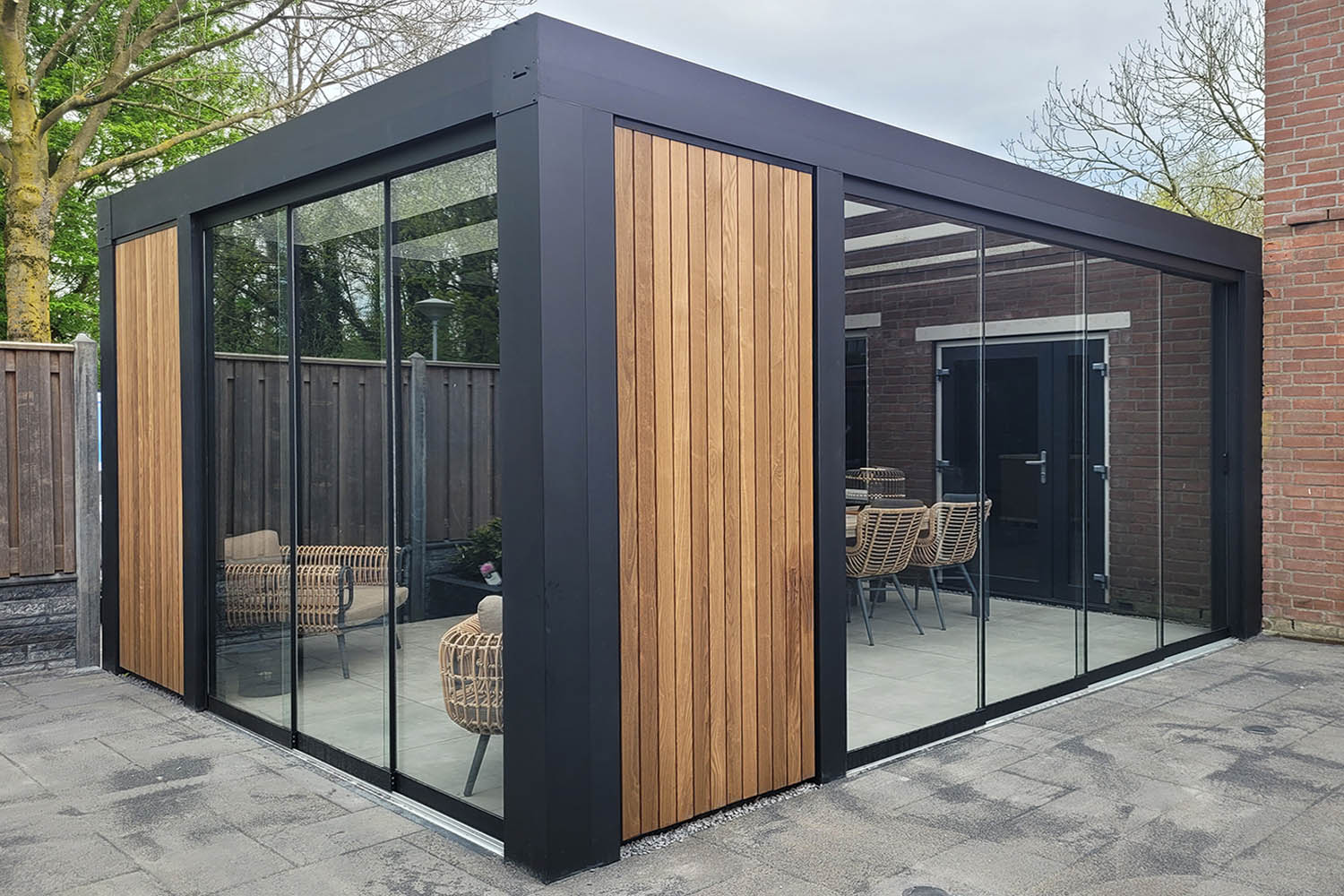 Cube met houten accent